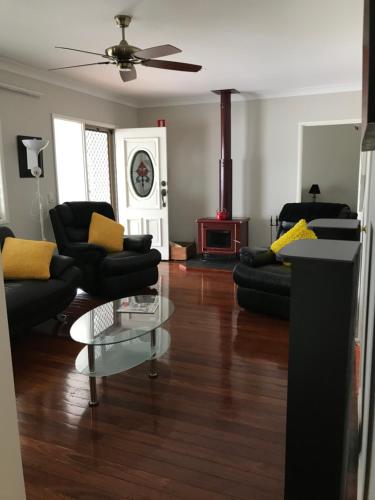 Tamborine Mountain Accommodation - Darwin Holiday 0