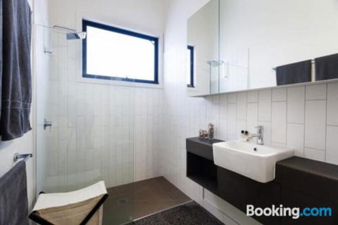 3 Anderson Avenue Sandy Point - Darwin Holiday 1