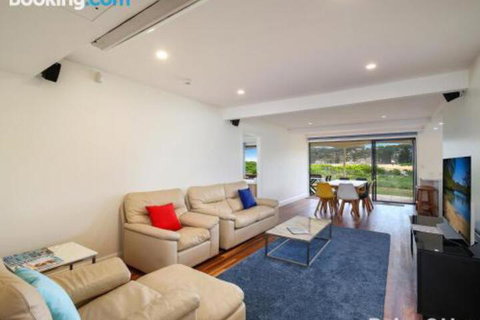Beachfront Delight 14b Bareena Avenue - Darwin Holiday 3
