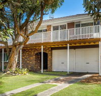TREETOPS at WERRI BEACH Gerringong 4pm Check Out on Sundays - Darwin Holiday