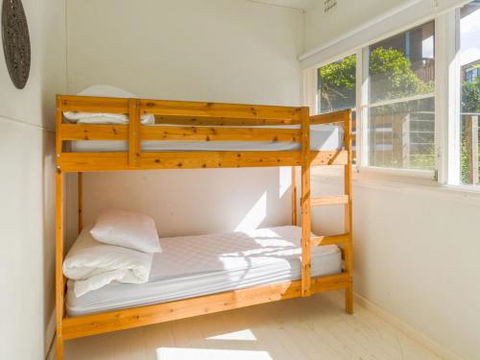 BOMBORA Gerroa 4pm Check Out Sundays - Darwin Holiday 3