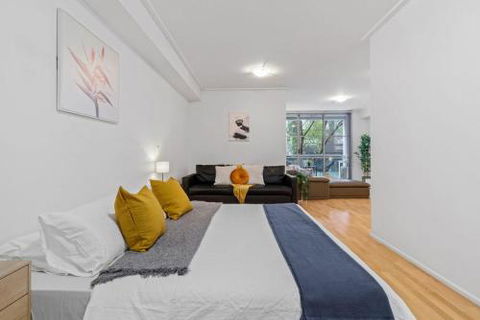 A Bright & Stylish Studio Next To Darling Harbour - Darwin Holiday 1