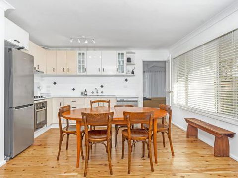 MOBYS At HYAMS Hyams Beach 4pm Check Out Sundays - Darwin Holiday 6