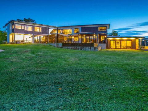 ALPINE LODGE Alpine Southern Highlands 4pm Check Out Sundays - Darwin Holiday 0