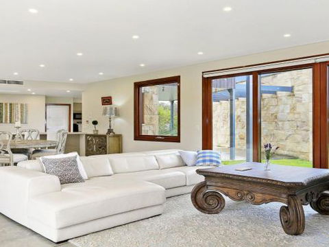 ALPINE LODGE Alpine Southern Highlands 4pm Check Out Sundays - Darwin Holiday 5