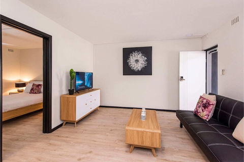 Convenient 1BR Apartment Close To Foreshore & Cbd - Darwin Holiday 3
