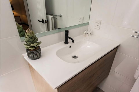 Modern 1 Bedroom Apartment Near The River And The City - Darwin Holiday 3