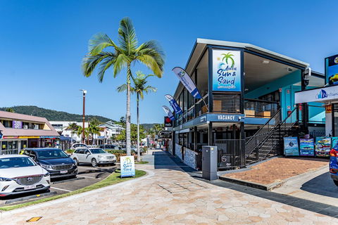 Airlie Sun & Sand Accommodation 3 - Darwin Holiday 0