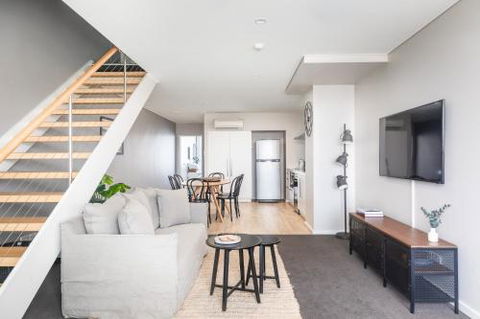 The Loua 1 Nelson Bay - Darwin Holiday 0