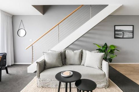 The Loua 1 Nelson Bay - Darwin Holiday 3