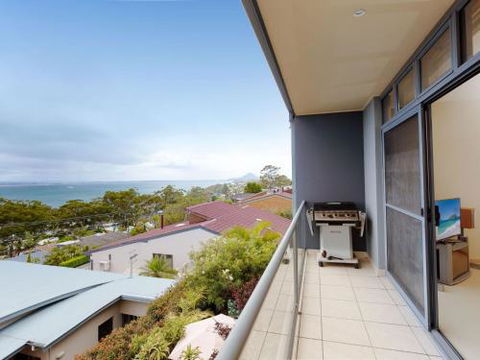 23 Wollomi Ave Stunning Water Views & WIFI - Darwin Holiday 4