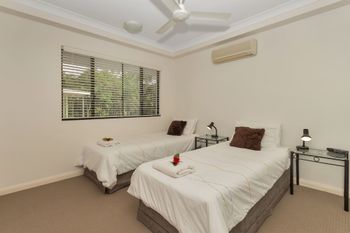Oceansprey Beachfront Apartments - Darwin Holiday 3