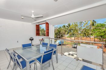 Oceansprey Beachfront Apartments - Darwin Holiday 5