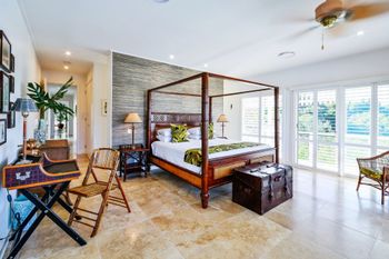 Whitehaven Luxury 5 Bedroom 5 Bathroom House Ocean View With 2 Golf Bu - Darwin Holiday 6