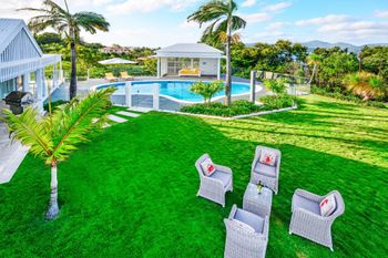 Whitehaven Luxury 5 Bedroom 5 Bathroom House Ocean View With 2 Golf Bu - Darwin Holiday 2