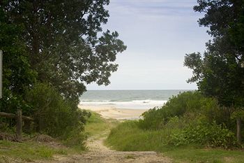 North Coast Holiday Parks Hungry Head Cabins - Darwin Holiday 4