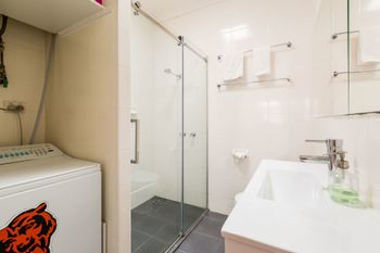 KIM 2BDR West Melbourne Apartment - Darwin Holiday 6