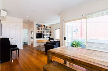 KIM 2BDR West Melbourne Apartment - Darwin Holiday 5