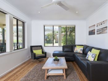 Blue Swimmer 33 Danalene Parade - Darwin Holiday 0