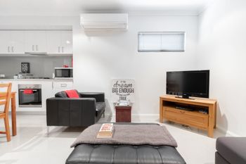 Conveniently Located Luxury Home 10 Mins From CBD - Darwin Holiday 5