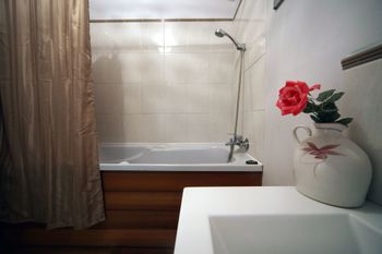 Clunes Cabins Rejuvenate Stays - Darwin Holiday 2