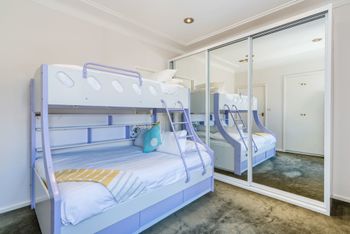 Spacious 4 Bedroom House The Hill - Darwin Holiday 3
