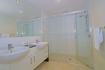 Drift North #2 Swim Up Apartment - Darwin Holiday 4