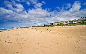 Nautilus Beachfront Apartment 12 - Darwin Holiday 5