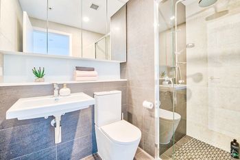 Designer CBD Apartment With Infinity Pool - Darwin Holiday 3