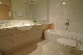 Executive Elwood Apartment - Darwin Holiday 4
