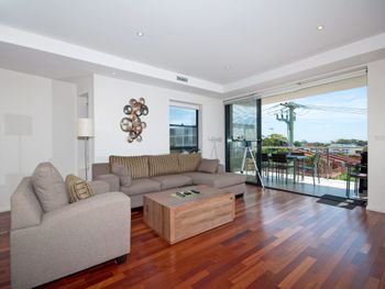 The Summit Unit 4 / 25 Tomaree Street - Darwin Holiday 0