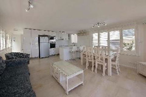 Dolphin Watch No.2 On Magnus - Darwin Holiday 4