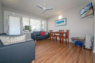 Thurlow Avenue 2 / 49 - Darwin Holiday 3