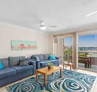 Sunset Towers Unit 6 / 25 Donald Street