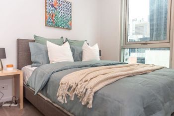 Melbourne City Apartment With Parking - Darwin Holiday 2