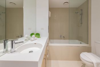 Luxury Living Southbank Melbourne City - Darwin Holiday 3