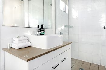 Broabdeach Sleek & Stylish Living - Darwin Holiday 4