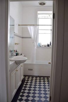 Expansive French Style Apartment H343 - Darwin Holiday 4