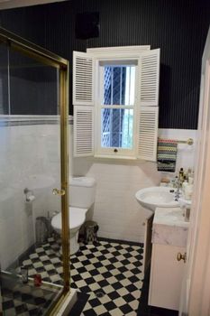 Expansive French Style Apartment H343 - Darwin Holiday 3