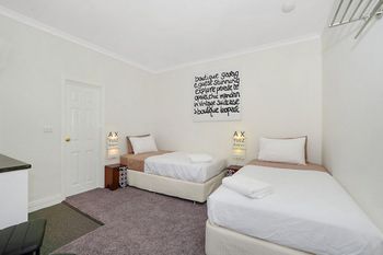 Spooky Hall Motel - Darwin Holiday 5