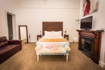 Spooky Hall Motel - Darwin Holiday 1