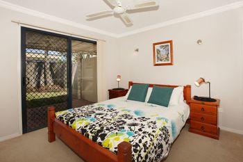 Oomoo 27a - Darwin Holiday 3