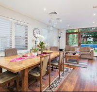 Stunning East Suburb Coastal Home H373 - Darwin Holiday