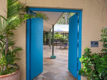 The Pleasure Dome - Darwin Holiday 6