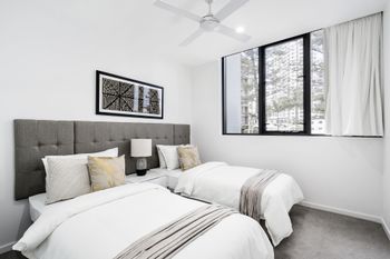 Ivy 95 Residence Broadbeach GCLR - Darwin Holiday 3