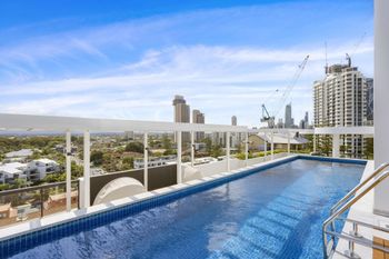 Ivy 95 Residence Broadbeach GCLR - Darwin Holiday 5