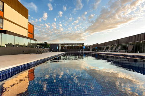 Trendy Self Contained City Apartment - Darwin Holiday 3