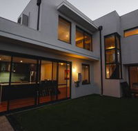 South Beach Pool Home - Darwin Holiday