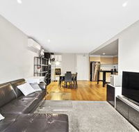 Roomerang at Istana 5 - Darwin Holiday