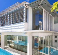 R  W Noosa Holidays 19 the Esplanade - Darwin Holiday